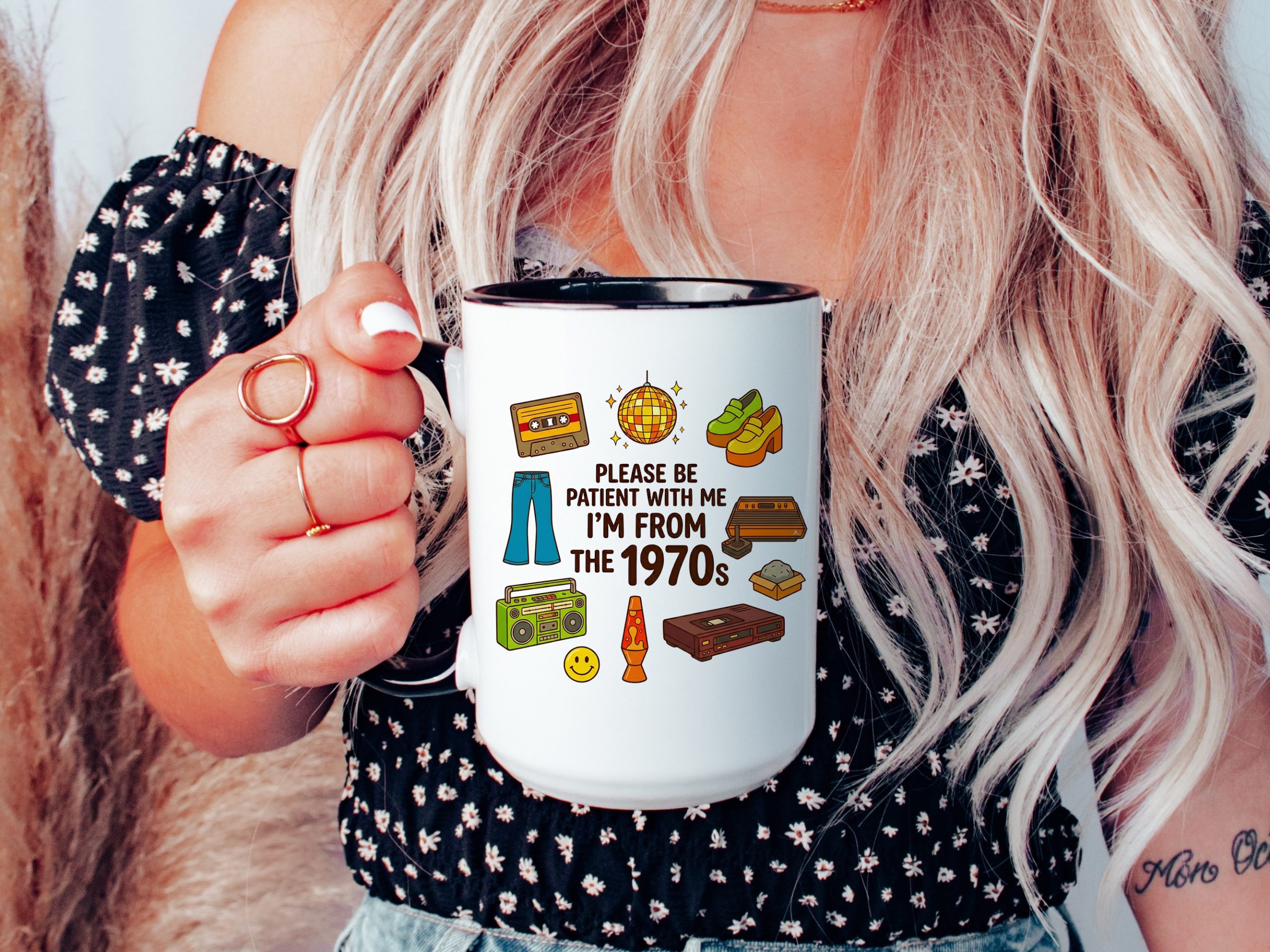 Please Be Patient With Me I Was Born In 70s The Funny 1970s Mug
